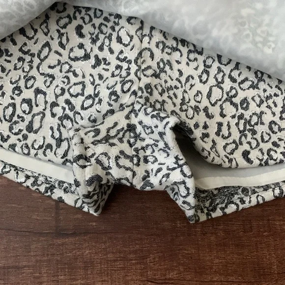 Express overlay shorts - Picture 5 of 12